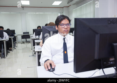 Bangkok, Thailand - 17. November 2015: König Mongkut Institut der Technologie Krabang ist eine Forschungs- und Bildungseinrichtung in Thailand.A clas Stockfoto