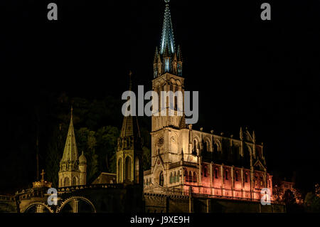 Frankreich, Hautes Pyrenäen, Lourdes, Wallfahrtskirche Basilika unserer lieben Frau von Lourdes Stockfoto