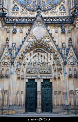 St.-Veits-Dom auf der Prager Burg, Prag, Tschechische Republik Stockfoto