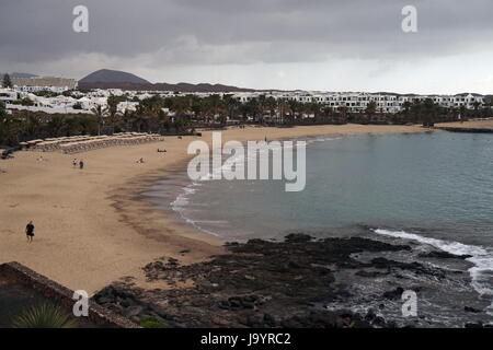 Playa Las Cucharas, Costa Teguise, Lanzarote, Spanien Stockfoto