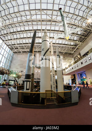 Boeing-Meilensteine der Flug Hall, National Air and Space Museum, Washington D.C., USA (fisheye-Objektiv) Stockfoto
