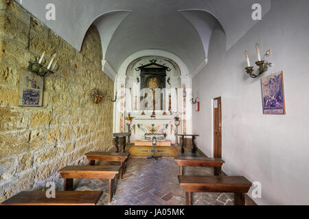 VOLTERRA, Toskana - 21. Mai 2017 - das Kirchlein San Felice Stockfoto