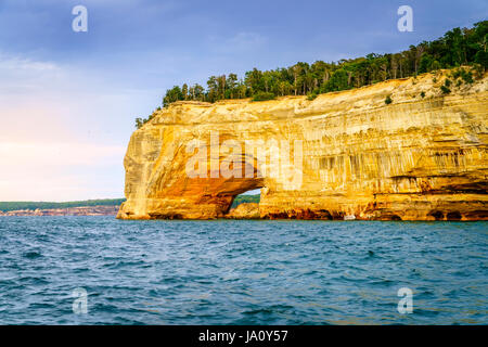 Grand Portal Felsformation an dargestellter Felsen-Staatsangehöriger Lakeshore auf obere Halbinsel, Michigan Stockfoto