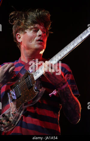 London, UK. 3. Juni 2017. John Dwyer Thee Oh sieht die live auf der Bühne Shackelwell Arme 2017 Field Day Festival im Londoner Victoria Park. Bildnachweis: Roger Garfield/Alamy Live-Nachrichten Stockfoto