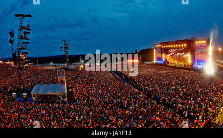 Nuerburg, Deutschland. 3. Juni 2017. Blick auf der Hauptbühne auf dem Musikfestival Rock am Ring in Nuerburg, Deutschland, 3. Juni 2017. Das Festival wurde am vorherigen Abend wegen einer Terrordrohung unterbrochen. Foto: Thomas Frey/Dpa/Alamy Live News Stockfoto