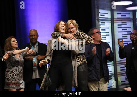 Marina Sirtis, Gates McFadden, Michael Dorn, Denise Crosby, Colm Meaney Und LeVar Burton auf der FedCon-26 in der Maritin Hotel. Bonn, 02.06.2017 | weltweite Nutzung Stockfoto