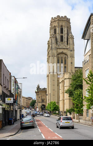 Bristol, England, UK - 17. Juli 2016: The University of Bristol Wills Memorial Building, ein Wahrzeichen auf dem Hügel im Zentrum von Bristol. Stockfoto