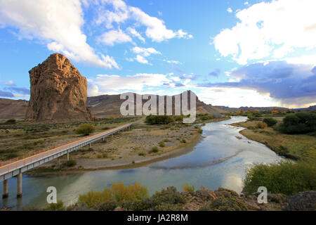 Piedra Parada Monolith im Chubut-Tal, entlang Route 12, Chubut, Argentinien Stockfoto