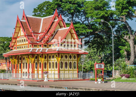 Phra Mongkut Klao Pavillon am historischen Bahnhof Hua hin, Thailand Stockfoto