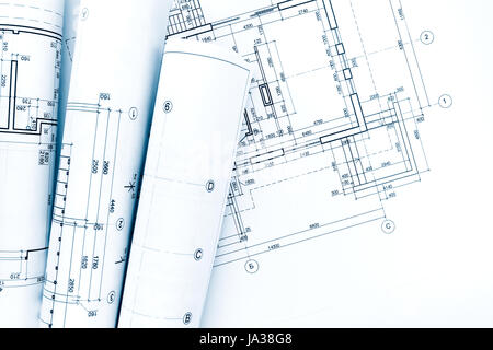 architektonische Zeichnungen, rollt Blaupause auf Hausplan Stockfoto