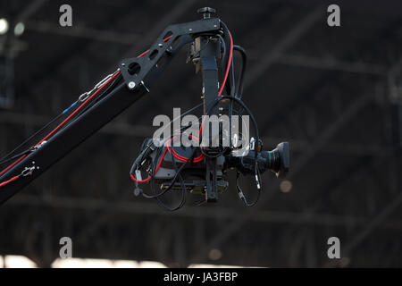 Soft-Fokus und verschwommen von professionellen Kameramann und Video Kameramann arbeitet mit seinem professionellem Equipment Stockfoto