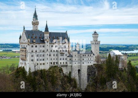 Schloss Neuschwanstein, Blick von Marienbrucke Brücke, dem berühmten Aussichtspunkt in Füssen, Deutschland Stockfoto