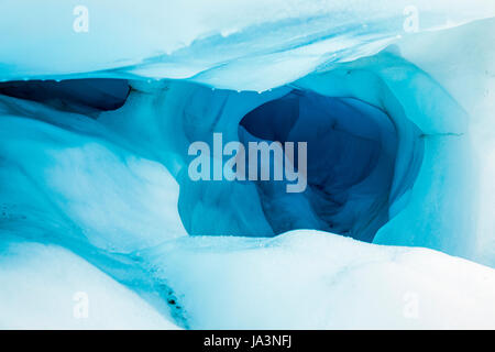 Eine Eishöhle auf der Oberfläche oder einem Gletscher, Fox Glacier, Südinsel, Neuseeland Stockfoto