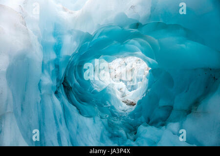 Eis, Bogen oder Loch in der Oberfläche von einem Gletscher, Fox Glacier, Südinsel, Neuseeland Stockfoto