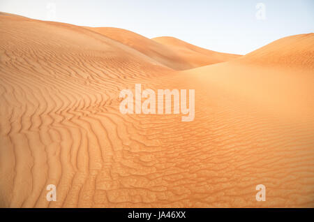 Blick auf komplizierte Dünen der Wüste Landschaft. Liwa Wüste, Vereinigte Arabische Emirate. Stockfoto