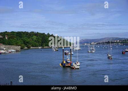 Blick über die Mündung des Conwy in Richtung Deganwy, Nord Wales UK. Stockfoto