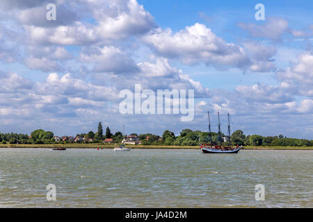 OSTEN MERSEA ISLAND AS VON BRIGHTLINGSEA MEER GESEHEN Stockfoto