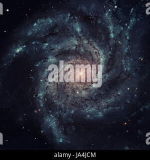 Die Windrad-Galaxie, auch bekannt als Messier 101, M101 oder NGC 5457 ist eine frontale Spiralgalaxie im Sternbild Ursa Major. Retuschierte Bild mit sma Stockfoto