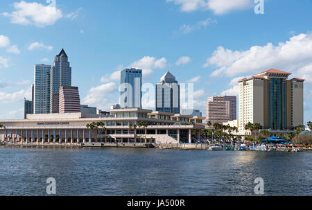 Das Convention Center in der Waterfront Bereich und Skyline Landschaft von Gebäuden in Tampa Florida USA. April 2017. Stockfoto
