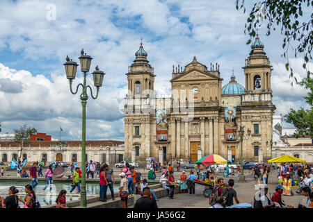 Guatemala-Stadt-Metropolitan-Kathedrale am Plaza De La Constitución (Platz der Verfassung) Guatemala-Stadt, Guatemala Stockfoto