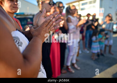 Zigeuner-Lager während mehrerer Tage während der Gypsy Festival wo Pilger Sara, die Schutzpatronin der Zigeuner zum Meer nehmen. Stockfoto