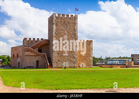 Das Fortaleza Ozama Exterieur. Ozama Festung ist ein 16. Jahrhundert Schloss in Santo Domingo, Dominikanische Republik Stockfoto