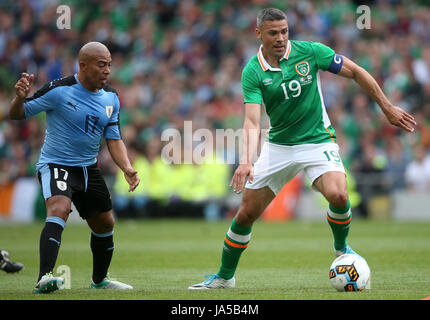 Republik Irland Jonathan Walters Partituren seiner Seite das erste Tor des Spiels während der internationalen freundlich auf das Aviva Stadium in Dublin. Stockfoto