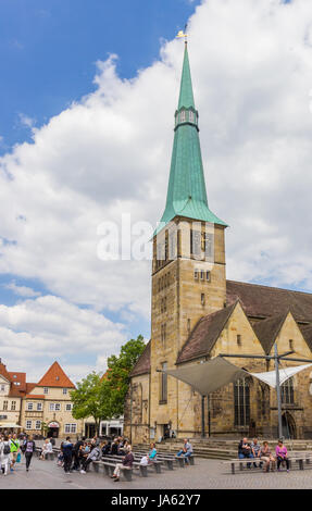 Marktkirche St. Nicolai in der historischen Mitte von Hameln, Deutschland Stockfoto