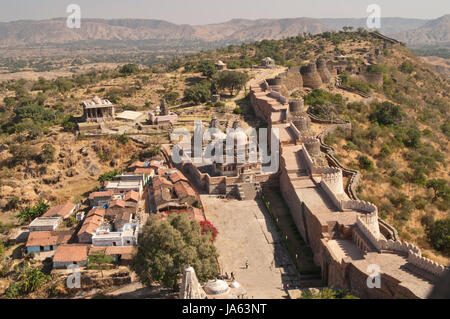 Kumbhalgarh Fort in Rajasthan, Indien. Etwa im 15. Jahrhundert n. Chr. gebaut. Stockfoto