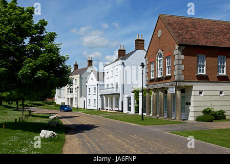 Häuser auf der Straße in Poundbury, in der Nähe von Dorchester, Dorset, England, Großbritannien Stockfoto