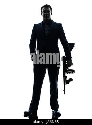 ein kaukasischer Mann hält Thompson Maschinengewehr in der Silhouette auf weißem Hintergrund