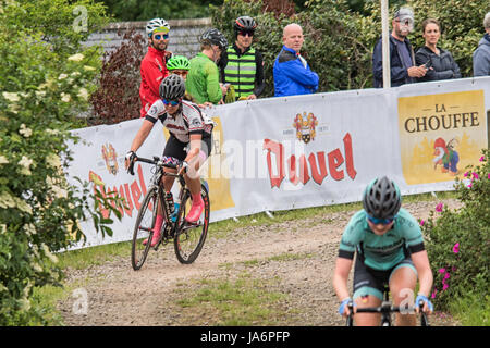 Melton Mowbray 4. Juni 2017: Frauen CiCLE Classic. Straße 105 km (65-Meile) der gemischten Straßen während dieser eintägigen internationalen Rennen ein fantastisches Spektakel einer Veranstaltung für Frauen Rennen. Start und Ziel in Melton Mowbray Stadtzentrum entfernt. Einzigartige Rennen innerhalb der britischen Radsports. Bildnachweis: Clifford Norton/Alamy Live-Nachrichten Stockfoto