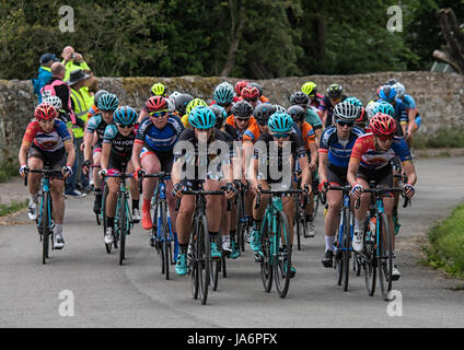 Melton Mowbray 4. Juni 2017: Frauen CiCLE Classic. Straße 105 km (65-Meile) der gemischten Straßen während dieser eintägigen internationalen Rennen ein fantastisches Spektakel einer Veranstaltung für Frauen Rennen. Start und Ziel in Melton Mowbray Stadtzentrum entfernt. Einzigartige Rennen innerhalb der britischen Radsports. Bildnachweis: Clifford Norton/Alamy Live-Nachrichten Stockfoto