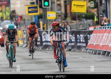 Melton Mowbray 4. Juni 2017: Frauen CiCLE Classic. Straße 105 km (65-Meile) der gemischten Straßen während dieser eintägigen internationalen Rennen ein fantastisches Spektakel einer Veranstaltung für Frauen Rennen. Start und Ziel in Melton Mowbray Stadtzentrum entfernt. Einzigartige Rennen innerhalb der britischen Radsports. Bildnachweis: Clifford Norton/Alamy Live-Nachrichten Stockfoto
