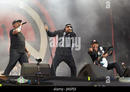 Nürnberg, Deutschland. 4. Juni 2017. Sänger Chuck D (l-R), B-Real und Gitarrist Tom Morello mit der Band Propheten of Rage am Rock Ring-Musik-Festival in Nürnberg, 4. Juni 2017 bin. (ACHTUNG REDAKTION: NUR ZUR REDAKTIONELLEN VERWENDUNG) Foto: Thomas Frey/Dpa/Alamy Live News Stockfoto