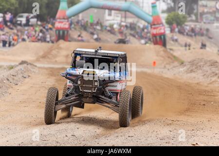 Ensenada, Mexiko. 3. Juni 2017. 49. SCORE Baja 500.as Runde 2 vier-Rennen 2017 SCORE Wüste der Welt-Championship.May 31-Juni 4, 2017Ã' 513,67 Meilen; Ensenada, Baja California, Mexico.Total Einträge: 236 (Stand 02.06.17) Credit: Daren Fentiman/ZUMA Draht/Alamy Live-Nachrichten Stockfoto