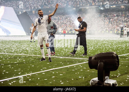 Madrid, Spanien. 4. Juni 2017. Real Madrid Spieler Karim Benzema anlässlich des 12. Champions-League-Titel im Santiago Bernabeu Stadion in Madrid, Spanien. Bildnachweis: Marcos del Mazo/Alamy Live-Nachrichten Stockfoto