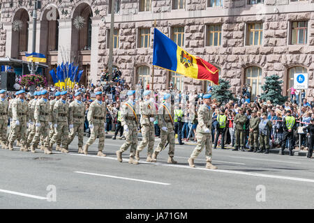 Kiew, Ukraine. 24 August, 2017. Feier zum Tag der Unabhängigkeit der Ukraine mit militärischen Parade im Zentrum der Stadt Credit: maksym Dragunov/Alamy leben Nachrichten Stockfoto