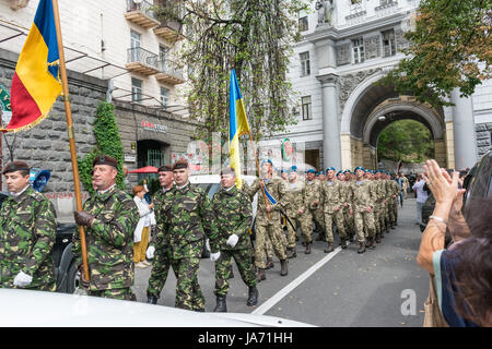 Kiew, Ukraine. 24 August, 2017. Feier zum Tag der Unabhängigkeit der Ukraine mit militärischen Parade im Zentrum der Stadt Credit: maksym Dragunov/Alamy leben Nachrichten Stockfoto