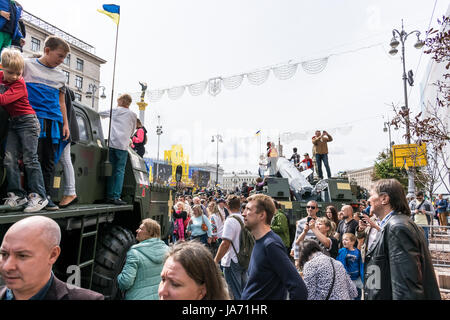 Kiew, Ukraine. 24 August, 2017. Feier zum Tag der Unabhängigkeit der Ukraine mit militärischen Parade im Zentrum der Stadt Credit: maksym Dragunov/Alamy leben Nachrichten Stockfoto