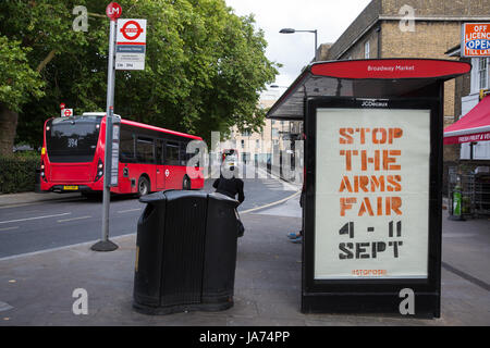 London, Großbritannien. 24 August, 2017. Unterwandert haben an Standorten rund um London Calling für Proteste an nach oben' der DSEI arme Messe im Excel Center zwischen 4. bis 11. September gehalten zu werden schien. Credit: Mark Kerrison/Alamy leben Nachrichten Stockfoto