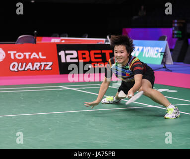 (170825) - Glasgow, Aug 25, 2017 (Xinhua) - Er Bingjiao von China konkurriert während der Frauen singles dritte runde Spiel gegen Kirsty Gilmour von Schottland an der BWF Badminton-WM in Glasgow, Großbritannien, am 12.08.24, 2017. Kirsty Gilmour gewann 2-1. (Xinhua / Shan) (Yuqi xyw) Stockfoto