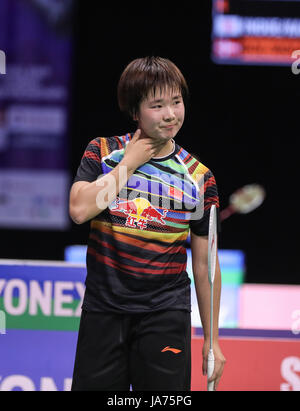 (170825) - Glasgow, Aug 25, 2017 (Xinhua) - Er Bingjiao China reagiert während der Frauen singles dritte runde Spiel gegen Kirsty Gilmour von Schottland an der BWF Badminton-WM in Glasgow, Großbritannien, am 12.08.24, 2017. Kirsty Gilmour gewann 2-1. (Xinhua / Shan) (Yuqi xyw) Stockfoto