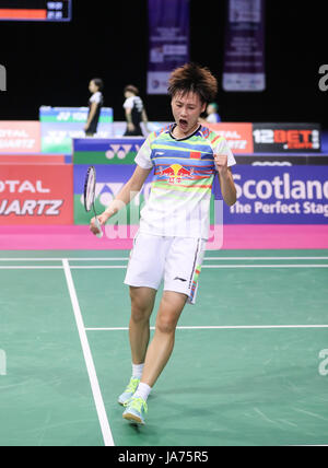 (170825) - Glasgow, Aug 25, 2017 (Xinhua) -- chen Yufei in China reagiert während der Frauen singles dritte runde Spiel gegen Akane Yamaguchi in Japan an der BWF Badminton-WM in Glasgow, Großbritannien, am 12.08.24, 2017. Chen Yufei gewann 2-0. (Xinhua / Shan) (Yuqi xyw) Stockfoto