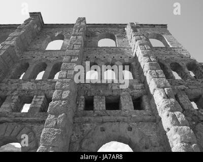 Ruinen des römischen Theaters in Aosta Italien Stockfoto