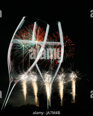 Getränke und Feuerwerk für Feste wie Hochzeit, Silvester, Sylvester, Unabhängigkeit Tage und andere Stockfoto