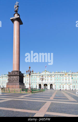 Alexander-Säule auf dem Schlossplatz in St. Petersburg, Russland Stockfoto