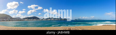 Panorama-Bild der Copacabana in Rio De Janeiro Stockfoto