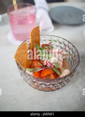Mexikanischen Stil Ceviche in eine Glasschüssel Stockfoto