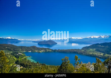 Herrlichem Blick auf Lake District aus Sicht auf Cerro Campanario, Argentinien Stockfoto